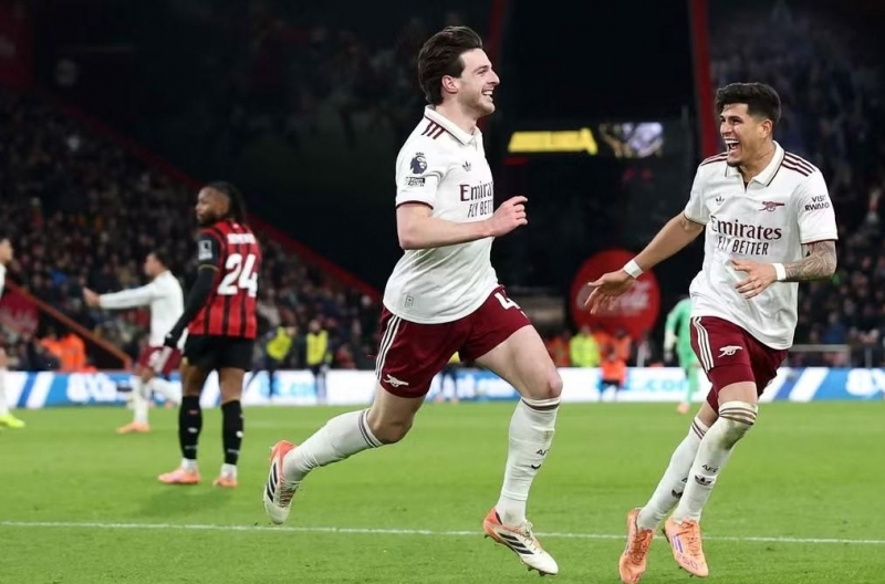 Arsenal thắng nghẹt thở, nối dài mạch trận tuyệt vời