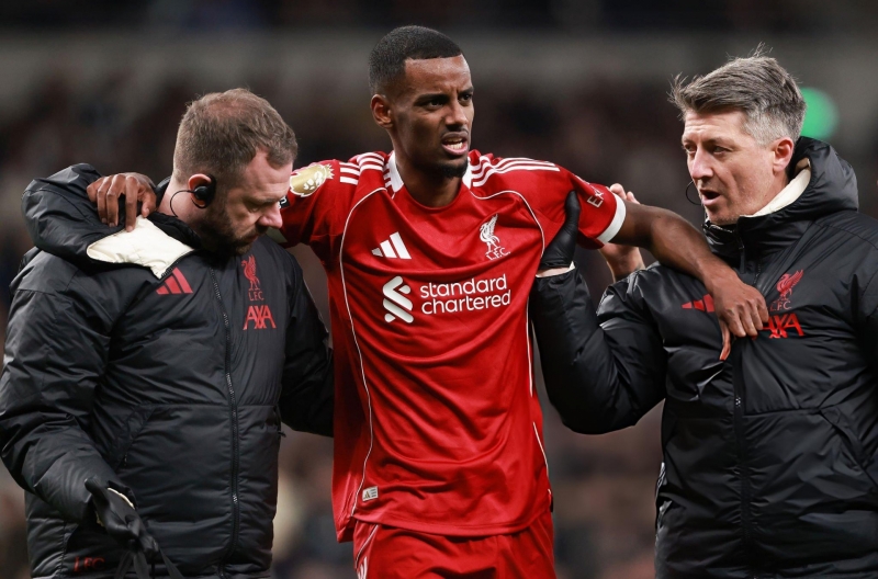 Liverpool 'thiệt đơn thiệt kép' vì Alexander Isak