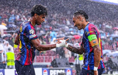 Raphinha lập cú đúp, Barca hủy diệt Feyenoord ngày mở màn C1