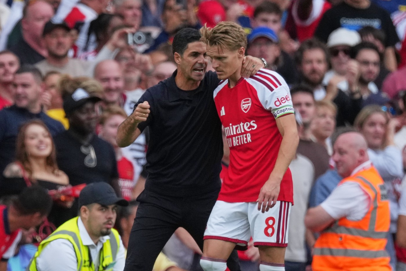 Vì sao Arsenal muốn Martin Odegaard noi gương Arteta và ký hợp đồng mới