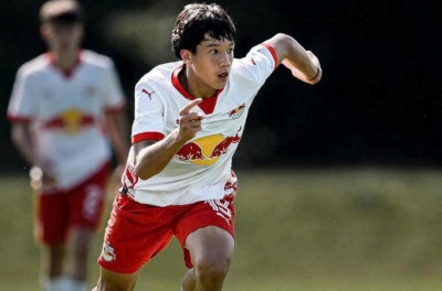 Thần đồng Việt kiều 2k9 được gọi lên đội tuyển châu Âu