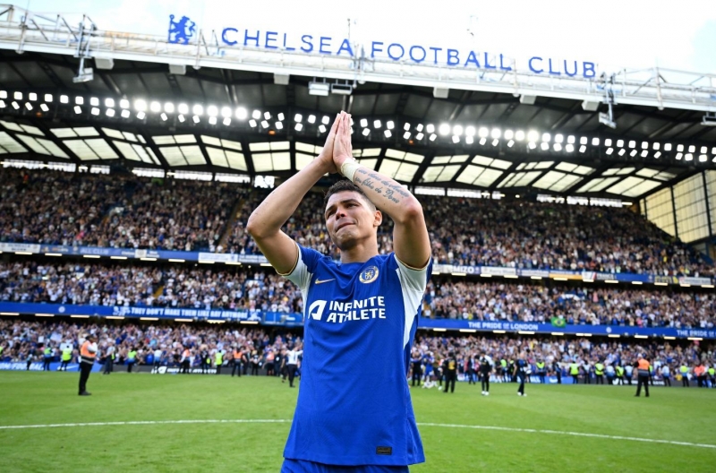 Thiago Silva chuẩn bị trở lại Premier League, có thể đối đầu Chelsea