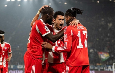 Bayern nhận đòn giáng nặng dù đặt một chân vào tứ kết Champions League