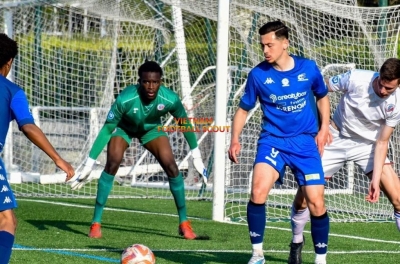 Tiền đạo Việt kiều Pháp cao 1m81 bất ngờ xuất hiện tại Việt Nam