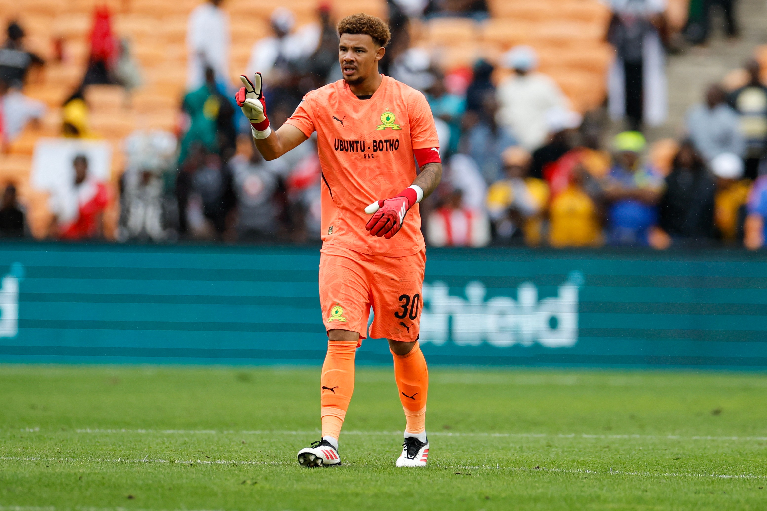 Dan Malesela nhận định ai sẽ vô địch MTN8 giữa Pirates và Sundowns