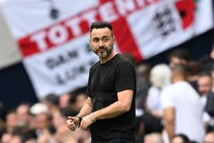 De Zerbi yêu cầu Tottenham phản ứng trong trận đấu quan trọng với Man Utd