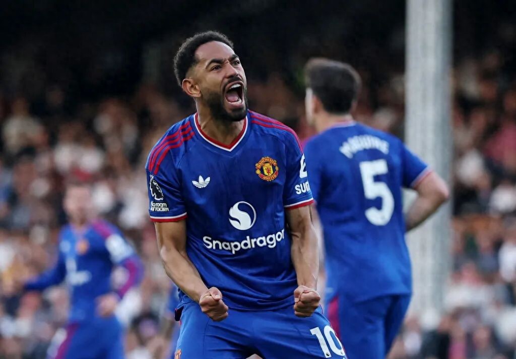 Kunyan cứu thua, Manchester United hòa 1-1 đầy may mắn! Toàn đội chạy ít hơn Fulham 6 km, chiến thuật của Carrick lại bị la ó