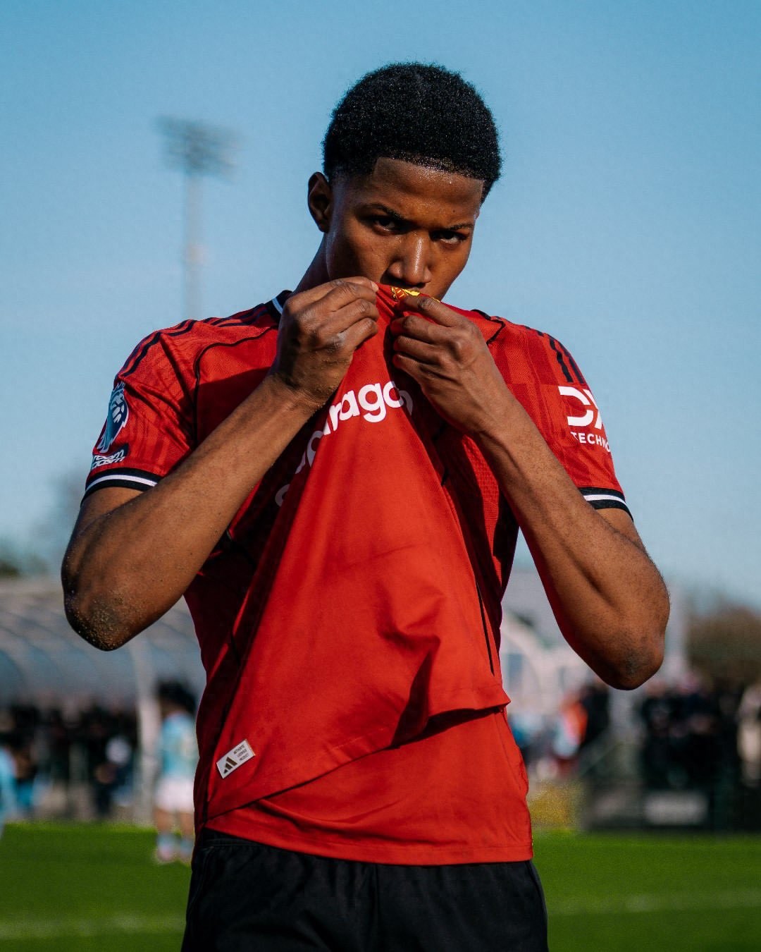 Tiền đạo của Manchester United ghi 10 bàn trong một trận đấu đã cải thiện thái độ, nhưng vẫn khó làm Carrick thay đổi suy nghĩ! Một tài năng trẻ khác có thể được thăng cấp vào mùa hè này