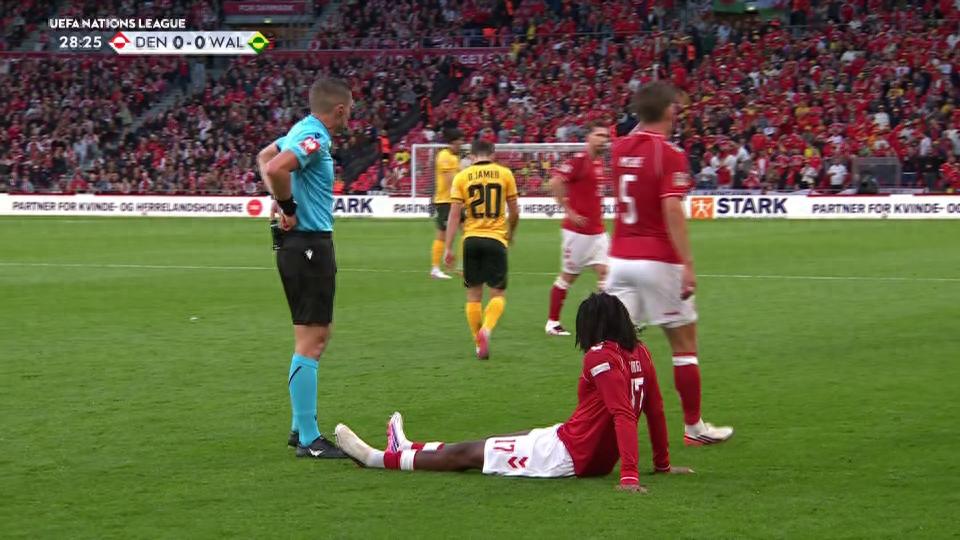 Chấn thương đang hoành hành Man United! Dorgu căng cơ trong tình huống không tiếp xúc khiến cánh trái lại mất thêm một người, còn Sesko e rằng cuối cùng phải phẫu thuật.