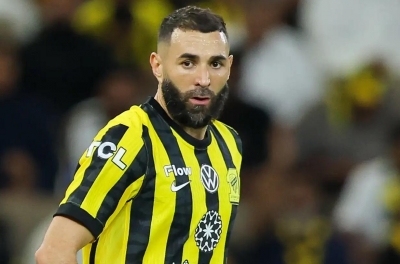 Tương lai Benzema rung chuyển vì bản hợp đồng 'xúc phạm'