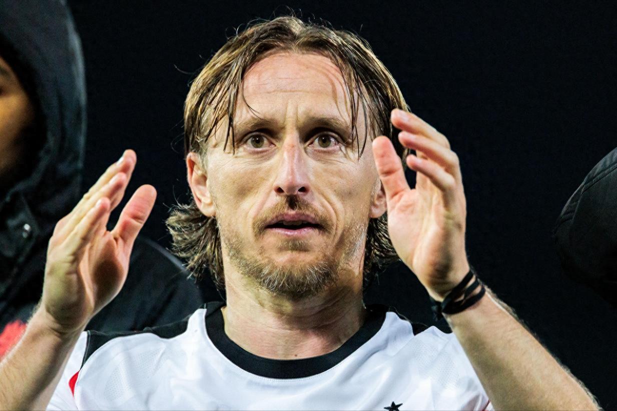 Hóa thạch sống của năm giải đấu lớn, AC Milan dự định gia hạn hợp đồng với Modrić 40 tuổi đến năm 2027