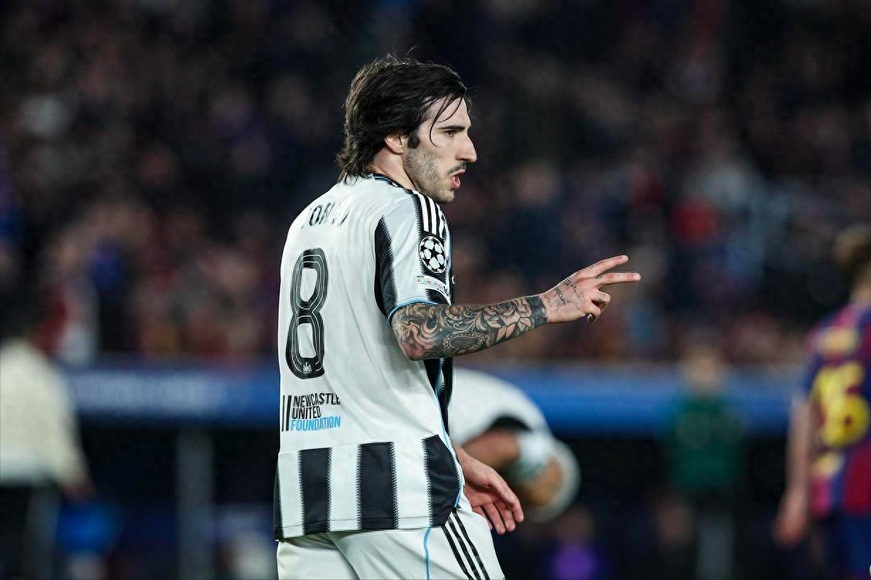 Báo Anh: Manchester United muốn mua Tonali để củng cố hàng tiền vệ vào hè này, Newcastle định giá trên 100 triệu bảng