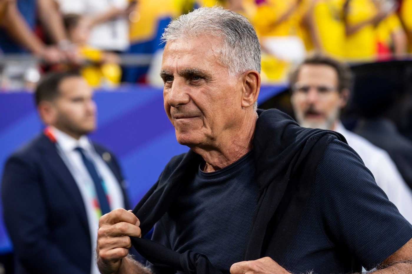 Carlos Queiroz nói rằng từ chức không phải là giải pháp sau thất bại trước Ghana