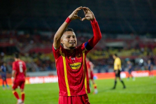 Faisal Halim: Từ nạn nhân bị tạt axit đến người loại CAHN khỏi C1 Đông Nam Á