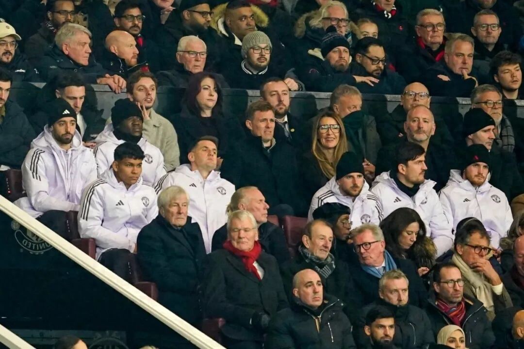 B Fernandes và Mount có thể trở lại ở vòng đấu tới, nhưng tiền vệ phòng ngự trị giá 60 triệu của Man United có thể lại phải ngồi dự bị! Kỹ năng chuyền bóng bị chê cười