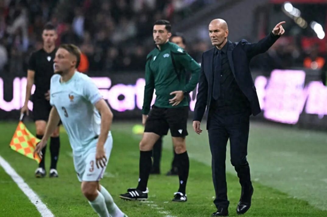 Màn ra mắt của Zidane chưa có nhiều điều mới mẻ, đúng kiểu “chiến thắng kiểu Deschamps”