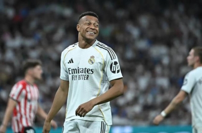 Sao PSG không đá vẫn nâng Cúp C1, Mbappe vẫn trắng tay