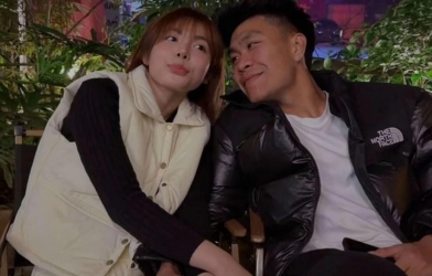 Trung vệ Lý Đức lộ ảnh hẹn hò 'cực ngọt' với nữ xạ thủ xinh đẹp Phí Thanh Thảo