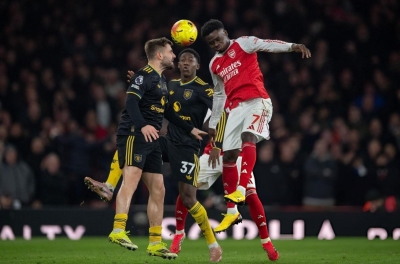 'Arsenal chỉ may mắn khi dẫn đầu Ngoại hạng Anh'