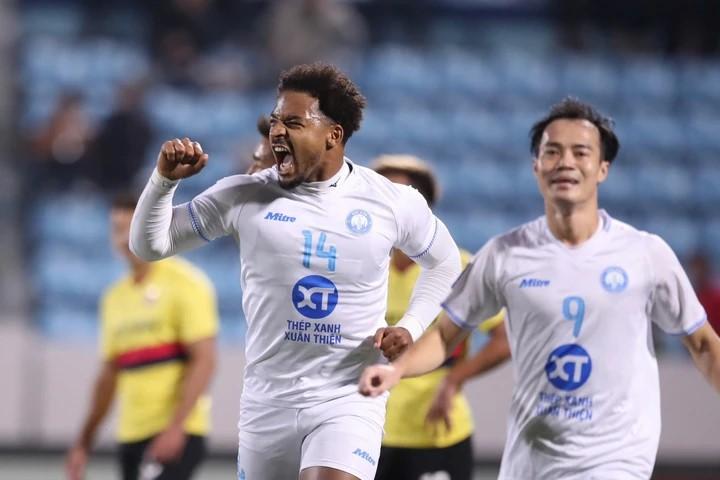 Xuân Son sắp vô địch mọi giải đấu ở Việt Nam