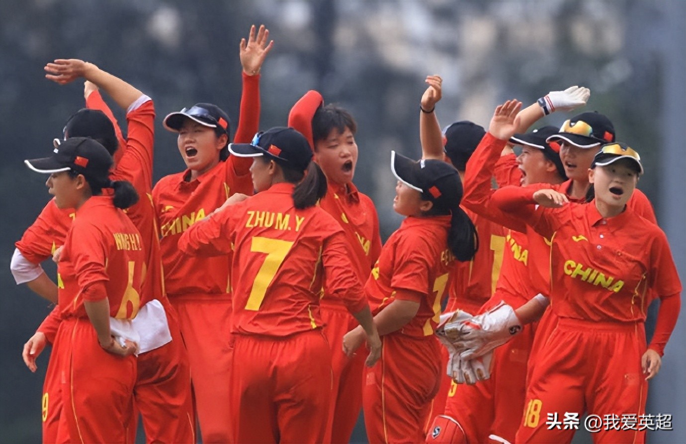 Không thể tin nổi! Đội cricket nữ Trung Quốc phải chia tay Á vận hội mà chưa đánh trận nào, sân bị ngập nước khiến trận đấu bị hủy và xử thua