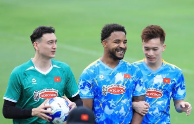 ĐT Việt Nam có 11 cầu thủ cao trên 1m8, sẵn sàng đấu Malaysia