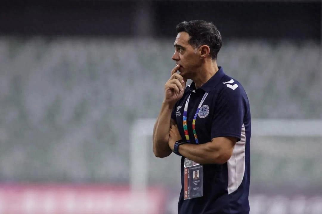 David Almansa: Sai lầm là con đường tất yếu để các cầu thủ trẻ tiến bộ