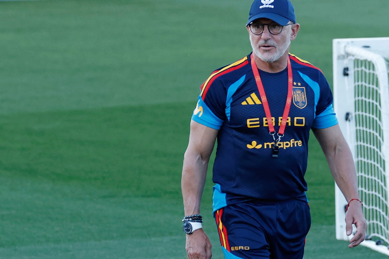 Luis de la Fuente hướng tới chương tiếp theo cho Tây Ban Nha sau chức vô địch World Cup