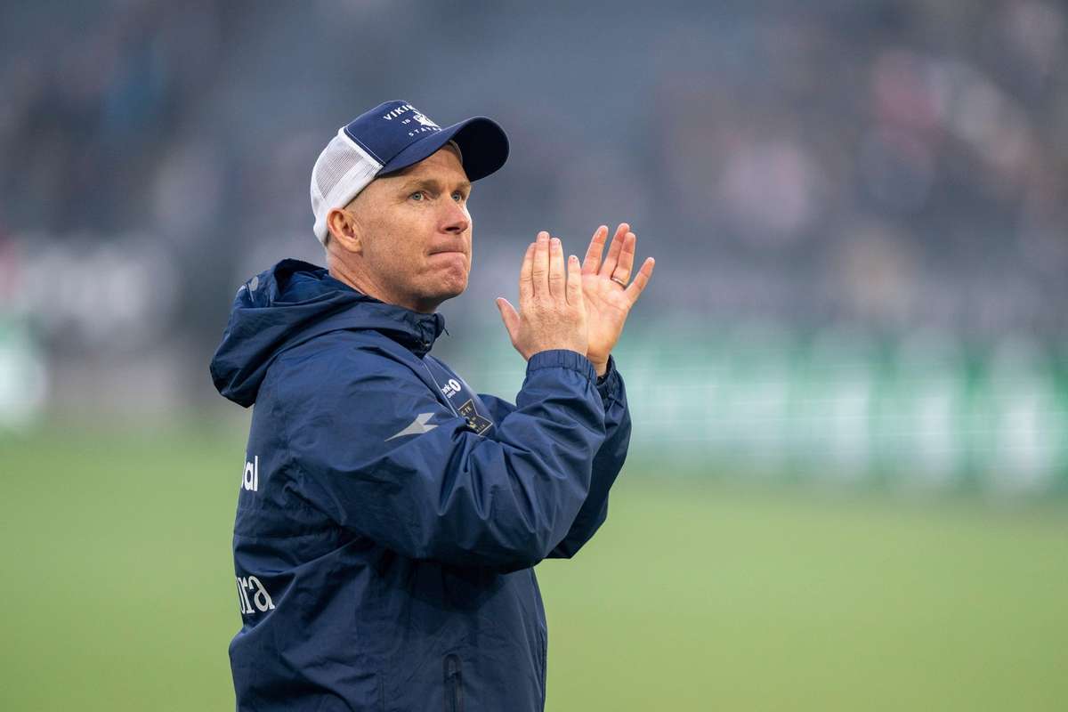 ĐỘC QUYỀN: HLV Viking Stavanger nói mặt sân nhân tạo có thể gây khó khăn cho các ngôi sao Bayern
