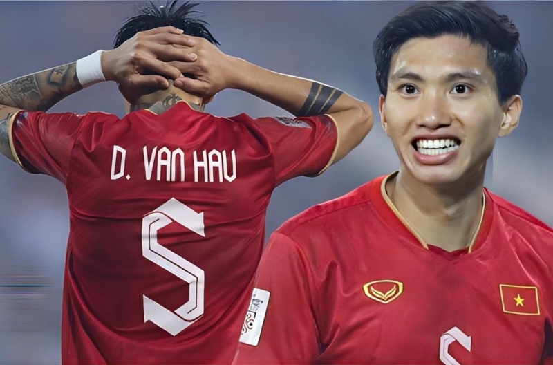 Văn Hậu nhận tin buồn dù vừa bùng nổ tại Thái Lan