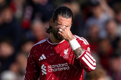 Liverpool đánh rơi điểm, ngôi sao kỳ cựu gửi cảnh báo lạnh gáy