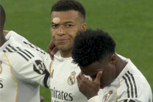 Trận Bayern vs Real chưa đá, Kylian Mbappe đã nổi giận trên sân