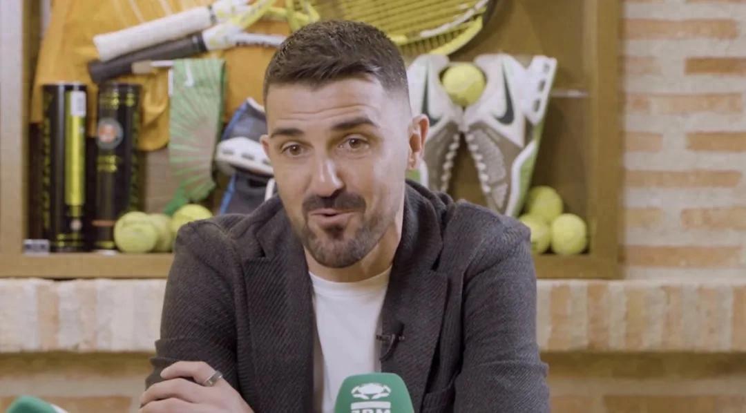 Villa: Tôi đã nói đùa với Valdés, "Nếu một ngày nào đó Messi muốn làm thủ môn, cậu ấy có thể thay thế anh đấy"