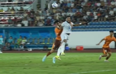 Bỏ qua lỗi với Xuân Son, trọng tài đối diện án kỷ luật