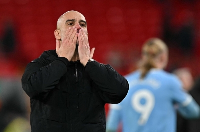 Pep Guardiola không thể vui dù thắng Liverpool