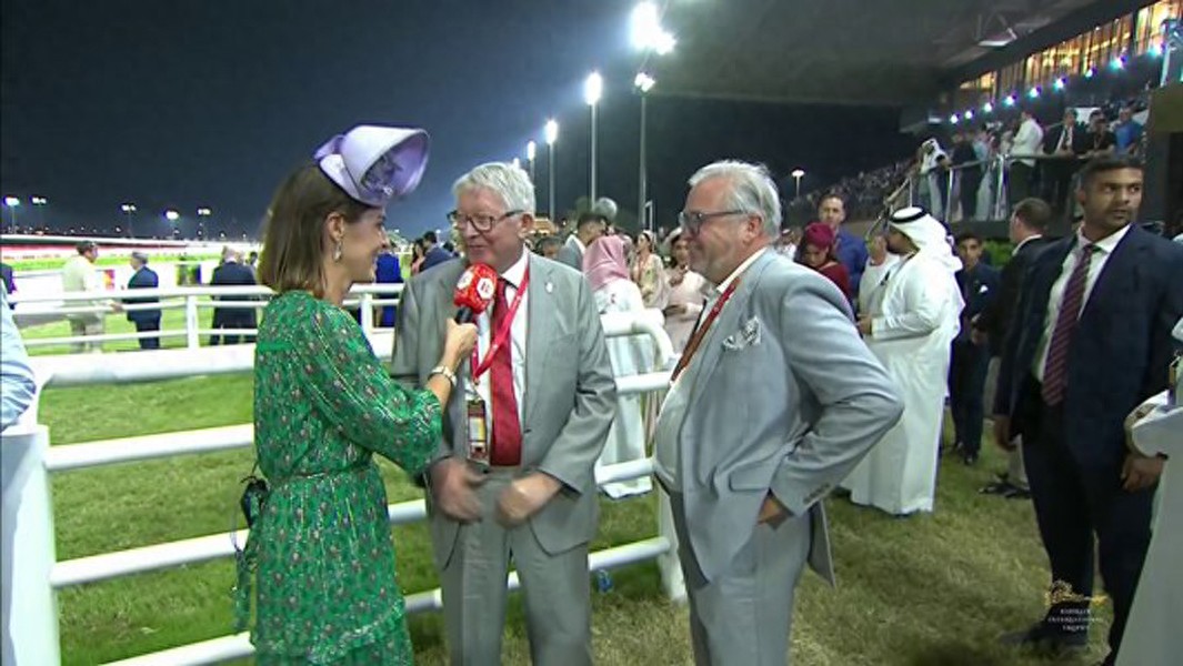 Ferguson dự đoán Man United cần 10 năm để vô địch Ngoại hạng Anh! Amolin không đồng ý và chỉ trích cầu thủ trẻ tự cao