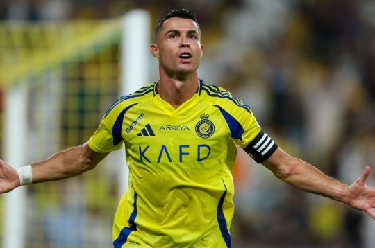 CHÍNH THỨC: Al Nassr xác nhận Ronaldo chỉ vĩ đại thứ 2 thế giới