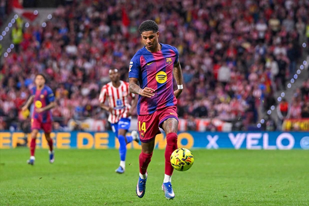 Raphinha không thể ra sân trong trận đầu của ba cuộc đối đầu với Atletico, Rashford chứng tỏ bản thân ở lần đầu ra sân với bàn thắng và điểm số cao nhất.