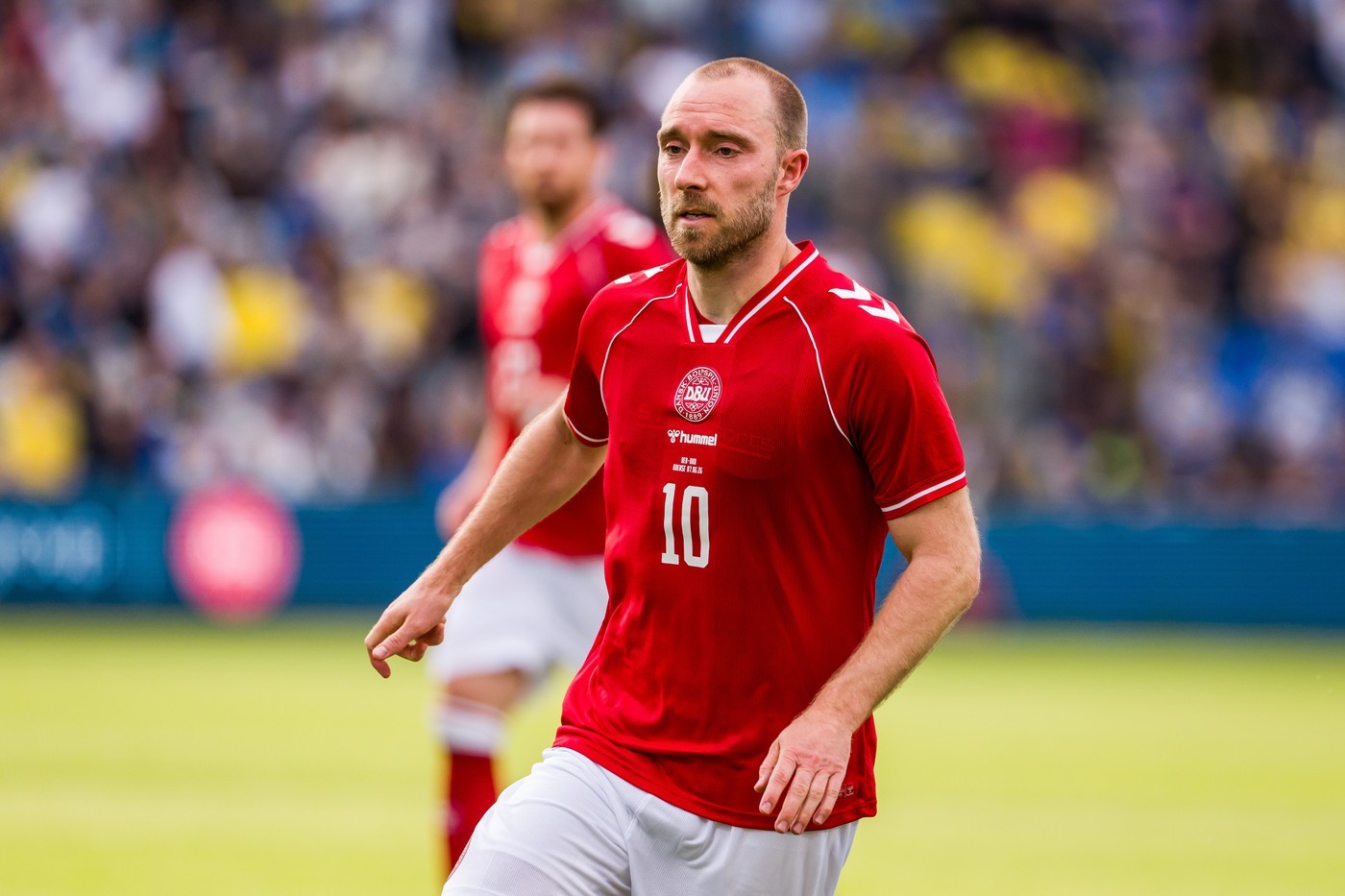 Christian Eriksen chia tay Wolfsburg trong khi sự nghiệp vẫn đang treo lơ lửng