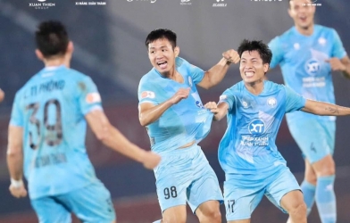 Xuân Son kém duyên, siêu phẩm 30m cứu nguy Nam Định