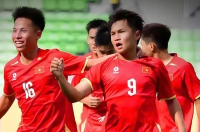 CĐV Indonesia lo ngại 'siêu tiền đạo' U19 Việt Nam trước trận quyết đấu