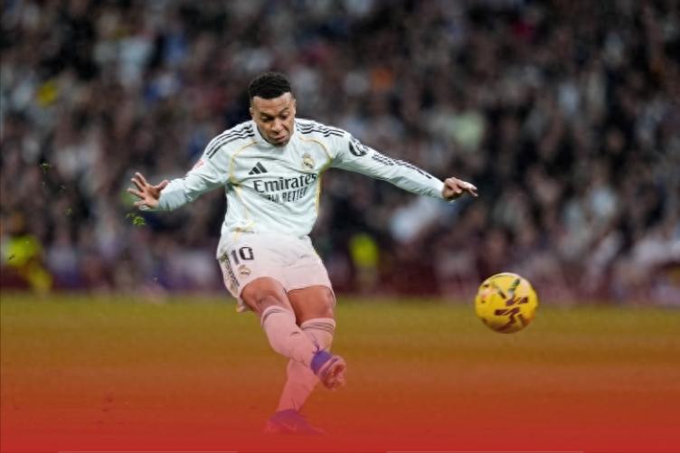 Chiến thuật của Alonso rối rắm, nhờ Rodrigo 1 kiến tạo, 1 kiếm phạt đền cứu nguy, Real Madrid thắng Sevilla 2-0 đầy khó khăn