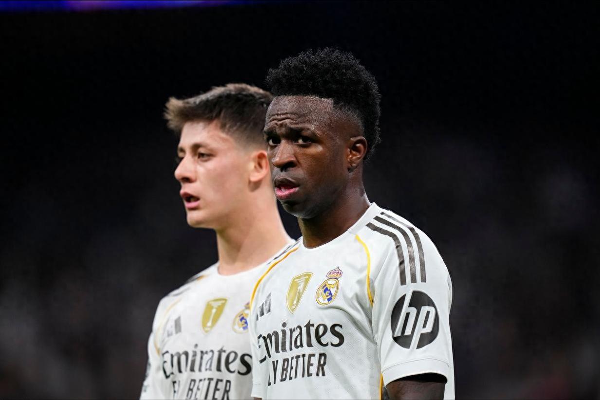 Vấn đề của Real Madrid là sức mạnh tấn công quá tập trung, cầu thủ ghi bàn số hai trong đội chỉ có 5 bàn thắng mùa này và trải qua 12 trận tịt ngòi.