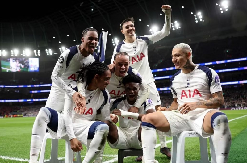 Tottenham bùng nổ sân nhà, đè bẹp Slavia Prague 3-0