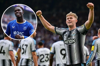 Bảy phút điên rồ của Newcastle, Everton khiến Ngoại hạng Anh sôi sục