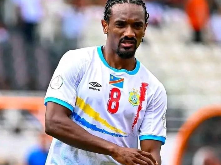 Độc lạ châu Phi: Trọng tài dọa đuổi cầu thủ nếu không lên cáng rời sân