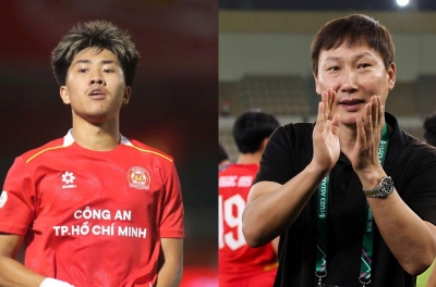 HLV Kim Sang Sik tận mắt 'xem giò' Việt kiều sinh năm 2006