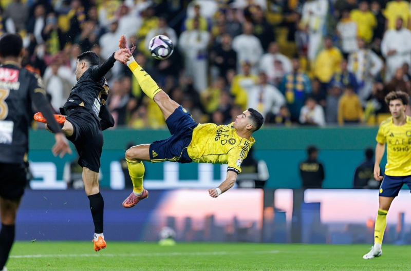 Ronaldo lập tuyệt phẩm móc bóng, Al Nassr thăng hoa tại Saudi Pro League