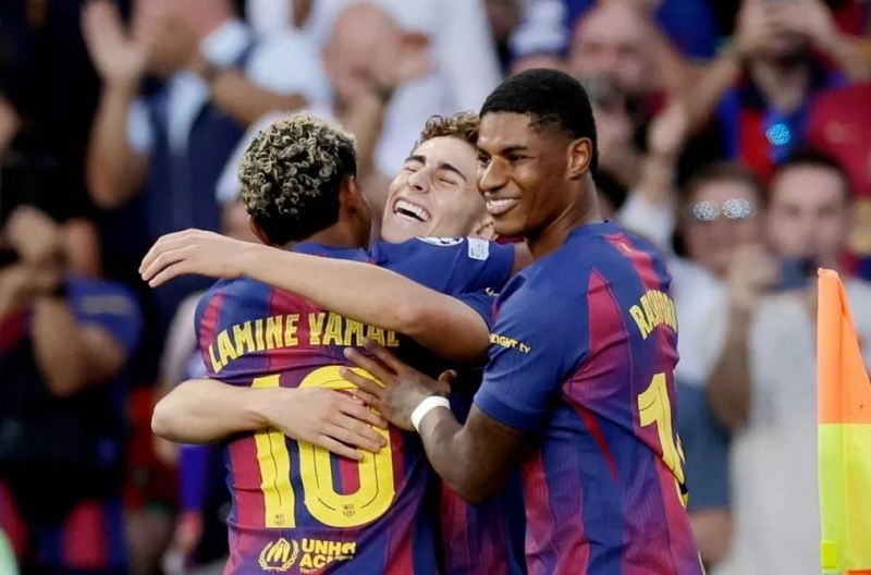 CĐV Barcelona bỏ phiếu 'giữ chân' tiền đạo đình đám