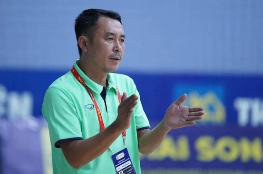 HLV tuyển Việt Nam nói lời thật lòng sau thất bại đậm 0-19